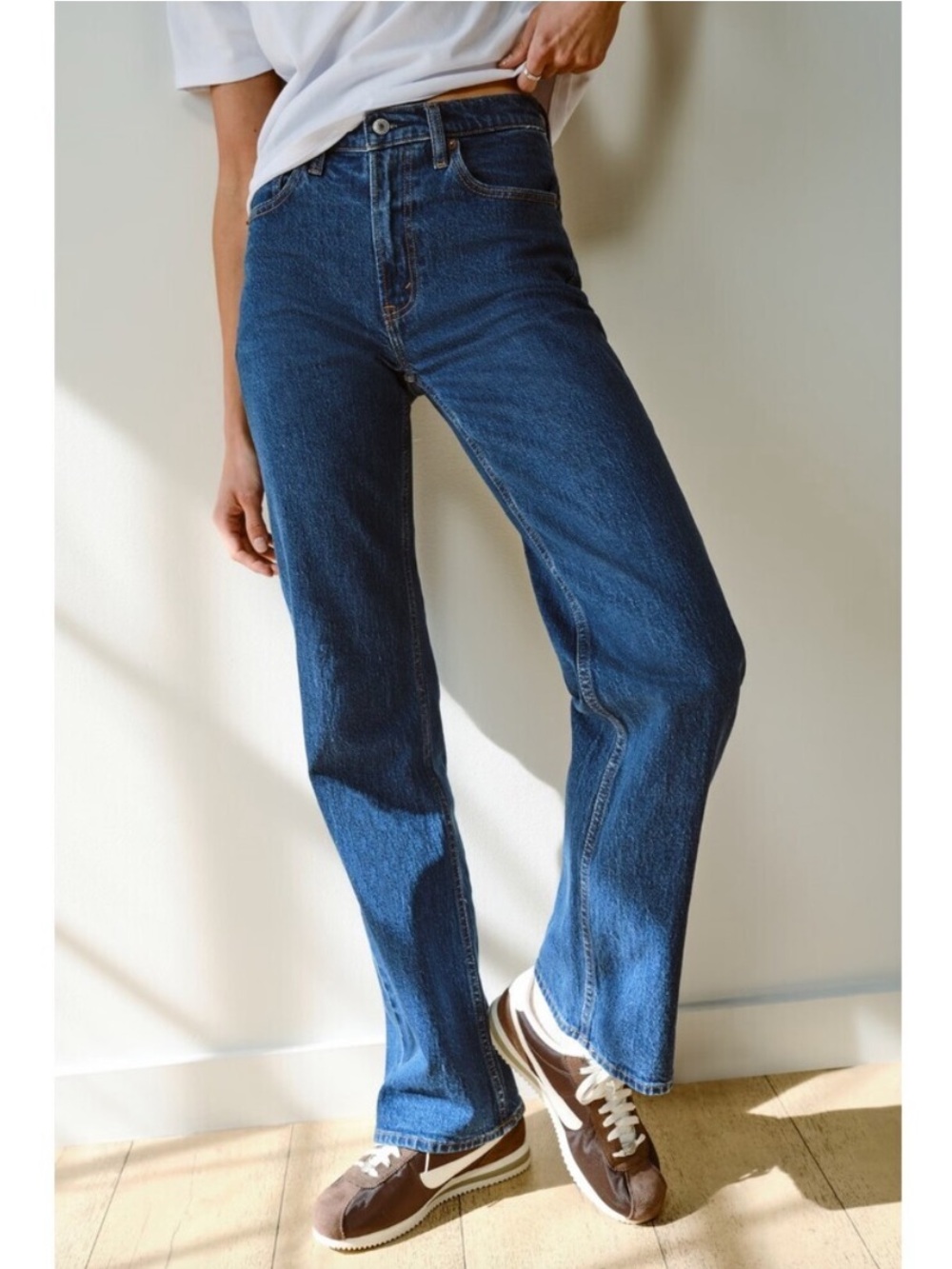 Abercrombie & Fitch The 90’s Relaxed Jean High Rise Dark / Medium Wash Size 29